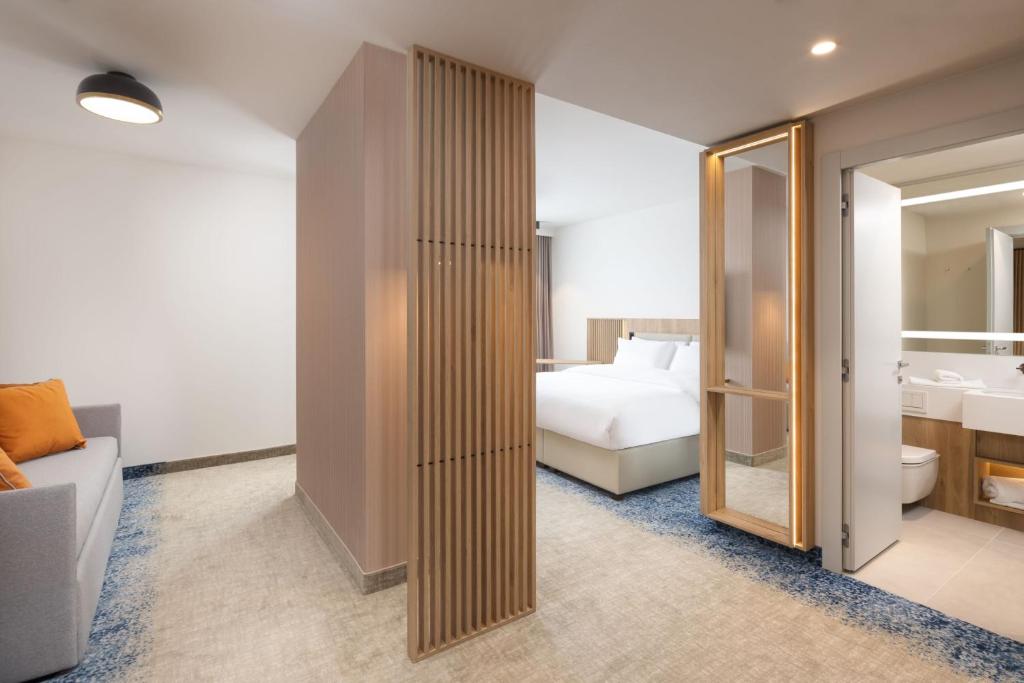 Courtyard by Marriott Cluj - Napoca Downtown - Resim 18