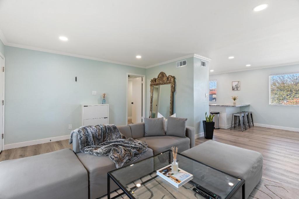 Apartment Newly remodeled Hikers' Haven in North Phoenix near PHX