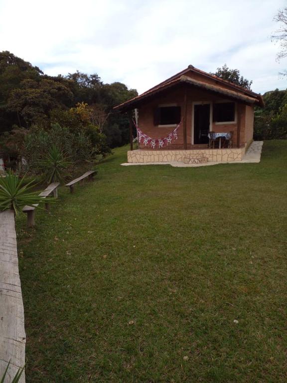 Zahrada ubytování Chalé e Camping Elementais