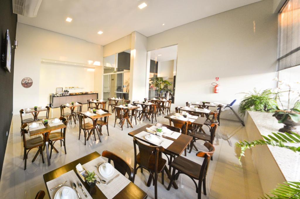  Gold Hotel Navirai