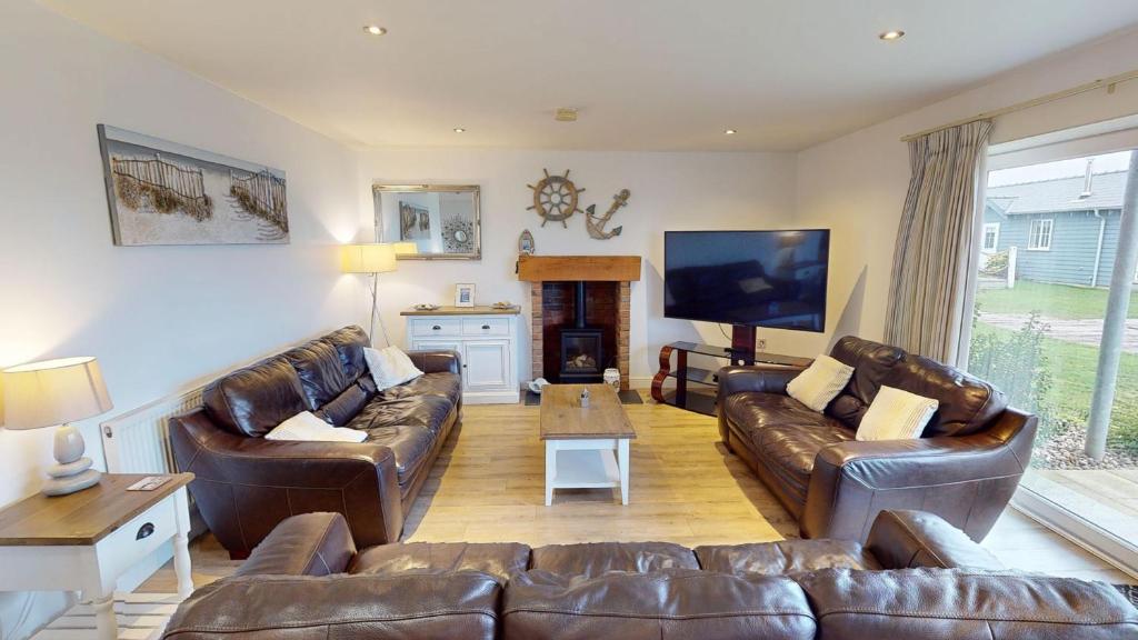 Bayside at The Bay Filey, sleeps 10 in 4 bedrooms, pet-free 5
