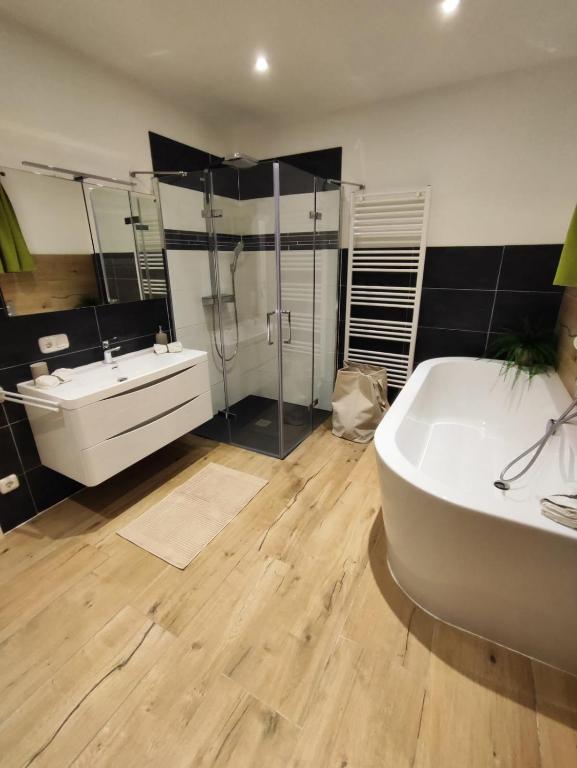 Postel nebo postele na pokoji v ubytování Alex´s Ferienwohnung