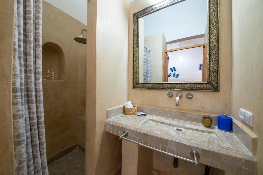 Koupelna v ubytování Riad Ambre et Jasmin
