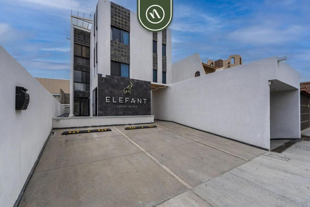 Whole Building w Multiple Rooms for Rent, Cabo San Lucas (aktualisierte