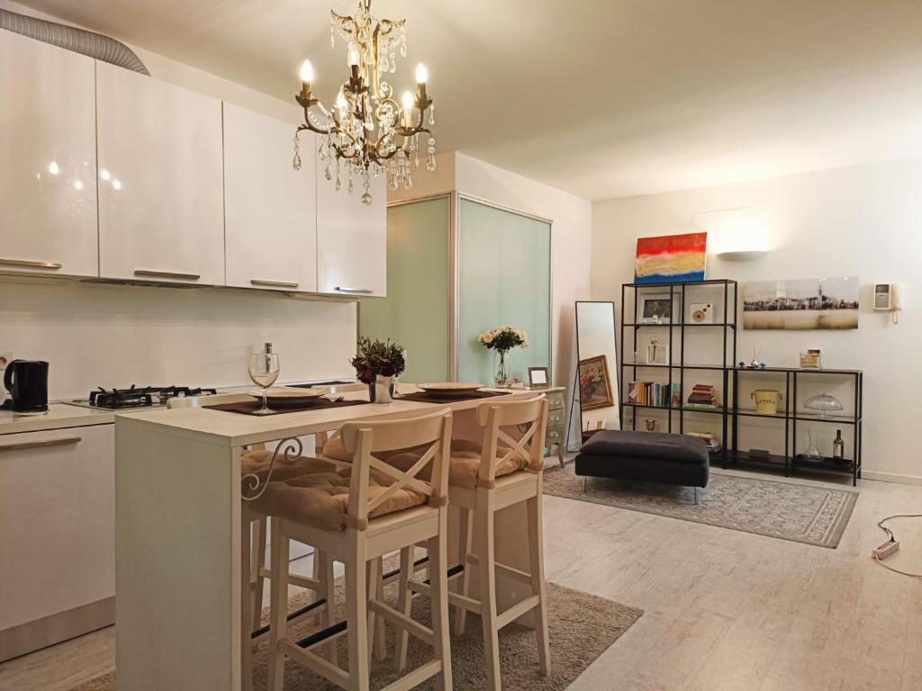 YR Apartments - Dateo - 3 Min Walk to Duomo and Linate Airport Metro