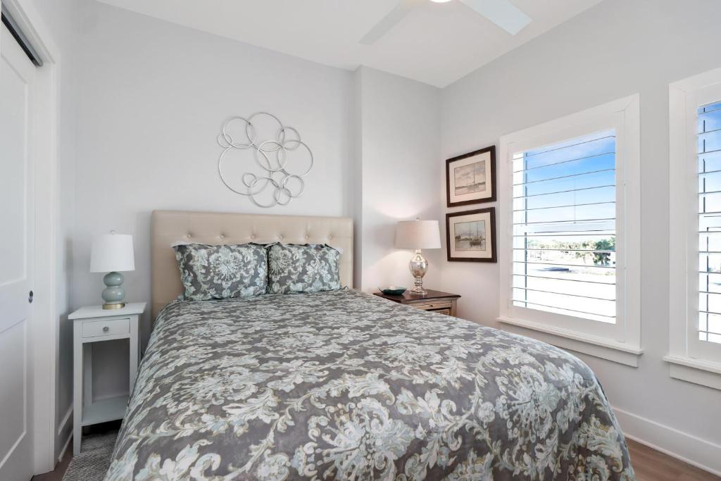 The Vue 2C by Pristine Properties Vacation Rentals客房内的一张或多张床位