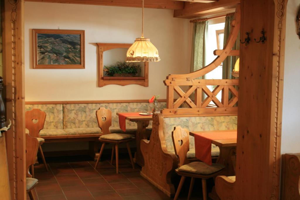 Posezení v ubytování Waldpension Jägerstüberl