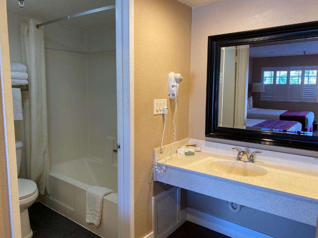 The Dixie Orange County - Queen Room Mit Zwei Queensize -Betten - Nichtraucher
