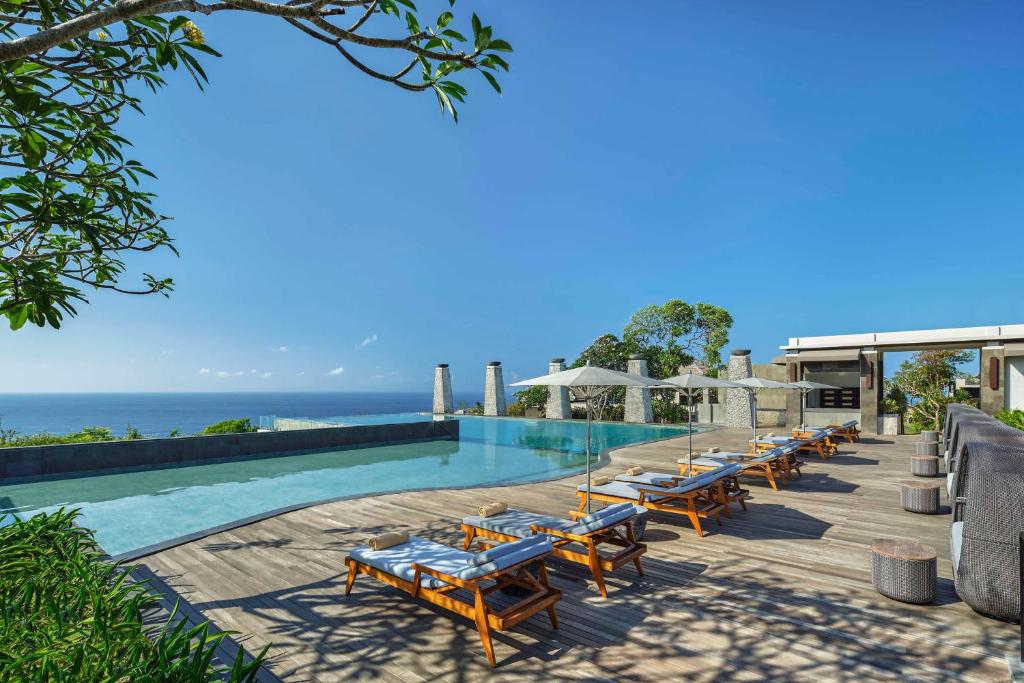 Bazén v ubytování Umana Bali, LXR Hotels & Resorts by Hilton nebo v jeho okolí