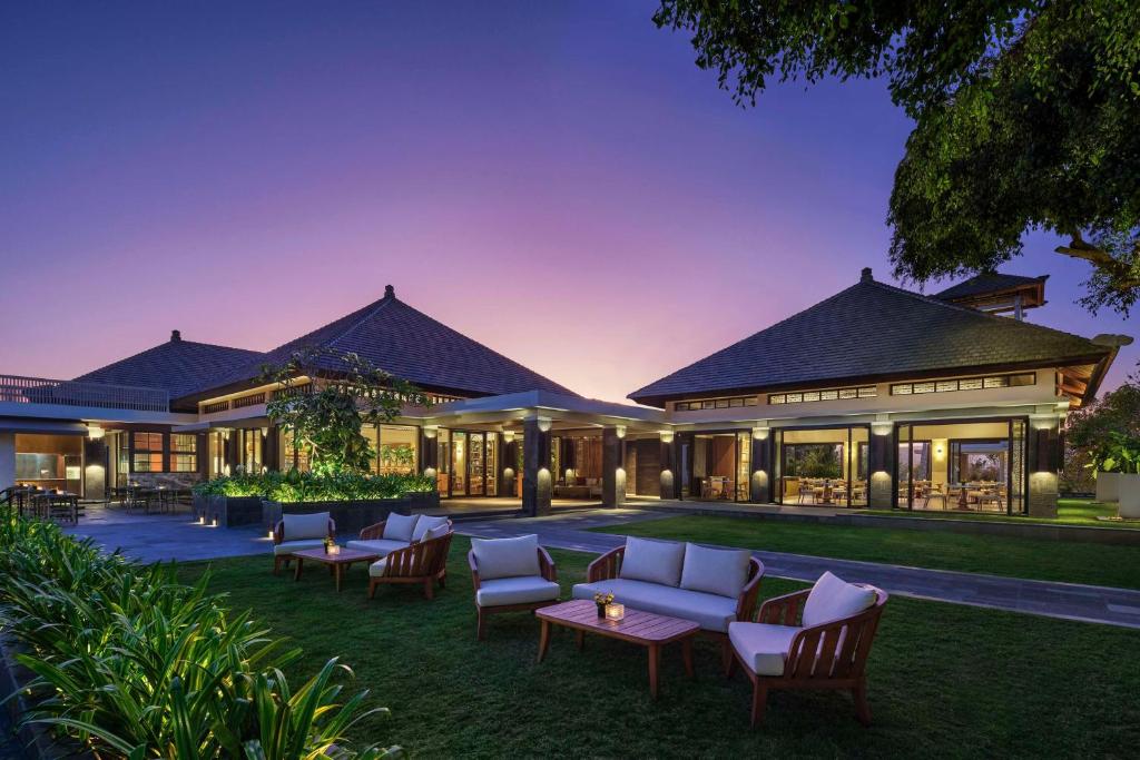 Bazén v ubytování Umana Bali, LXR Hotels & Resorts by Hilton nebo v jeho okolí
