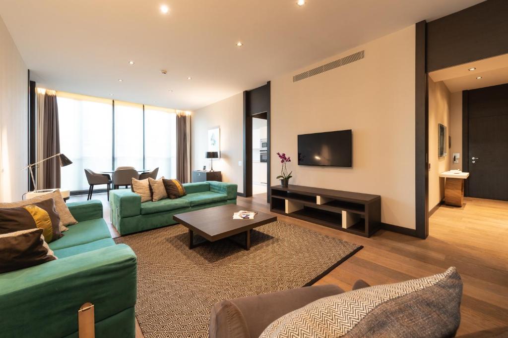 Ruang duduk di DUPARC Contemporary Suites