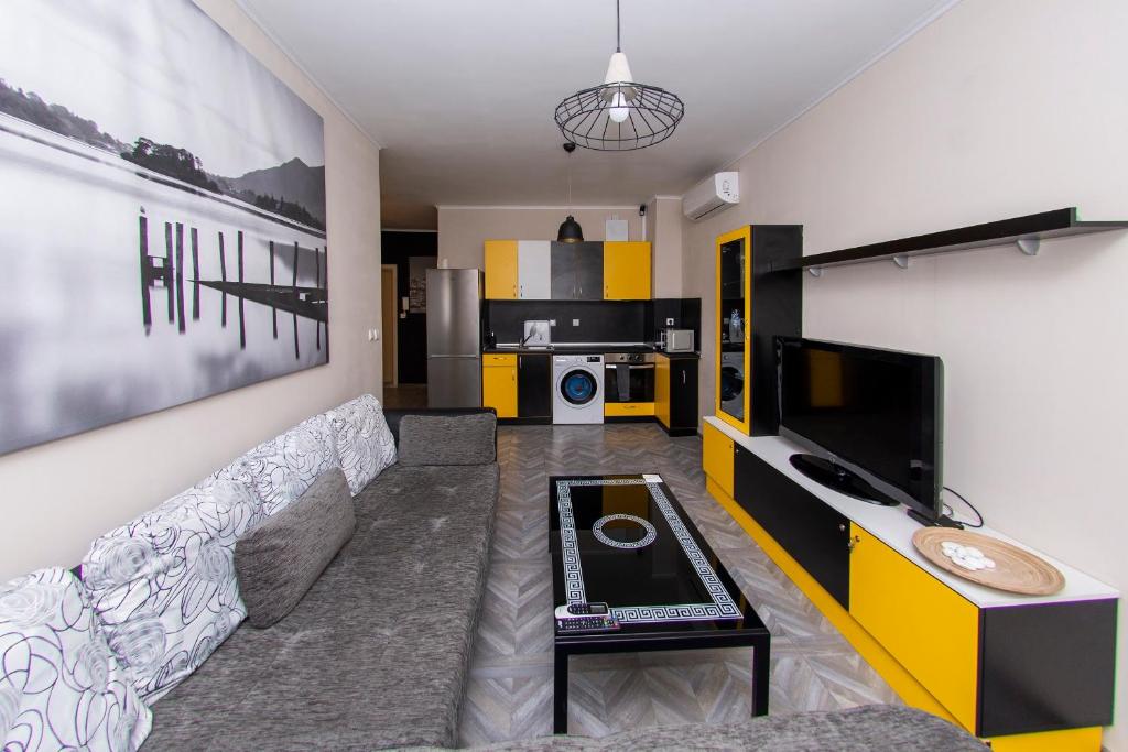 The yellow appartment