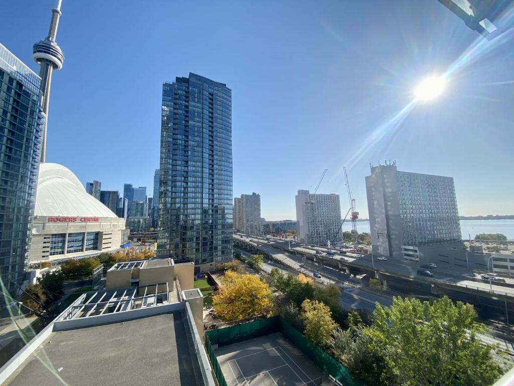 a view of a city skyline with tall buildings at Luxury Homestay in Toronto