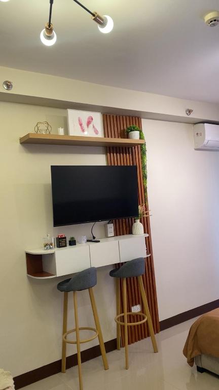 TV a/nebo společenská místnost v ubytování RichAirbnb Cebu