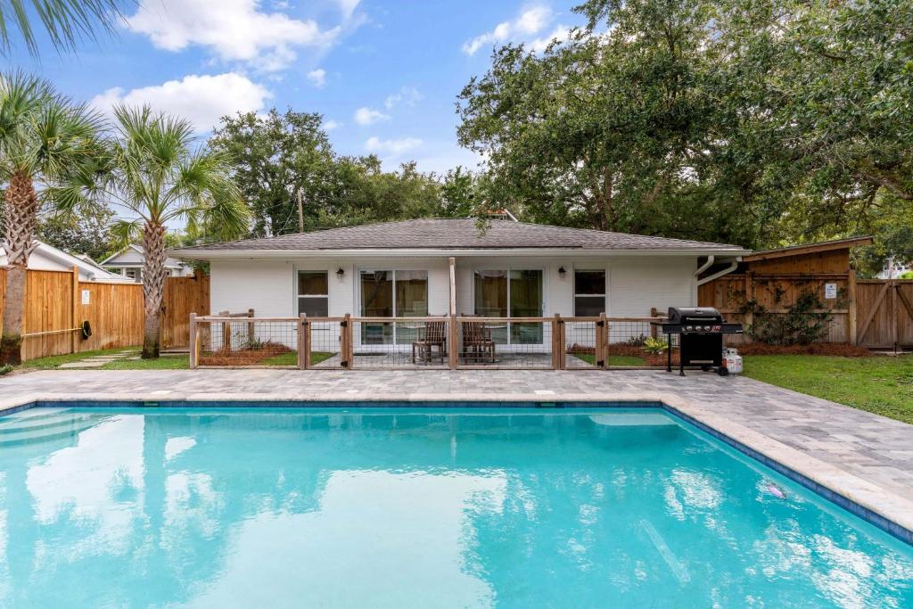 Bazén v ubytování 520 Beach, Unit 520 nebo v jeho okolí