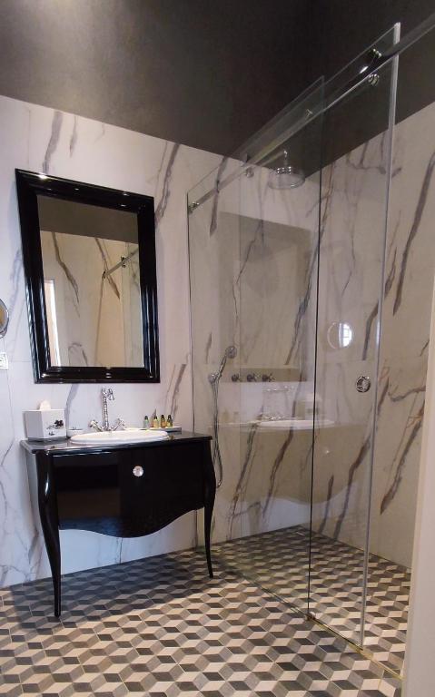 Tiffi Old Town Hotel - Resim 27