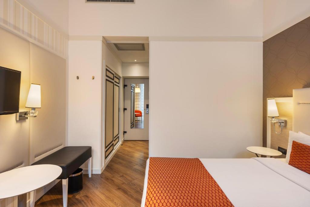 Ikonik Parlament - Resim 26