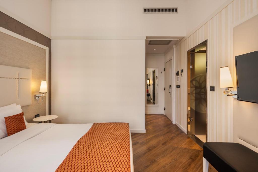 Ikonik Parlament - Resim 4