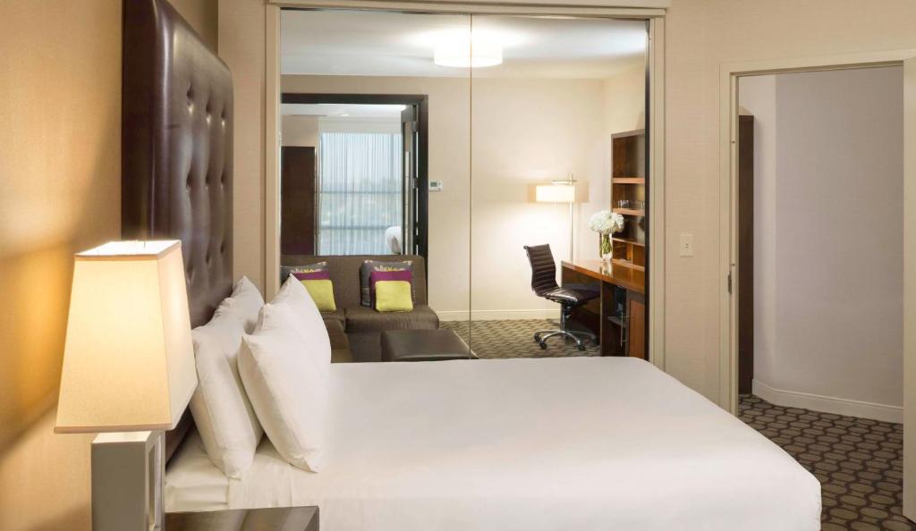 Hyatt Regency Orange County - King Suite Mit Zwei Schlafzimmern