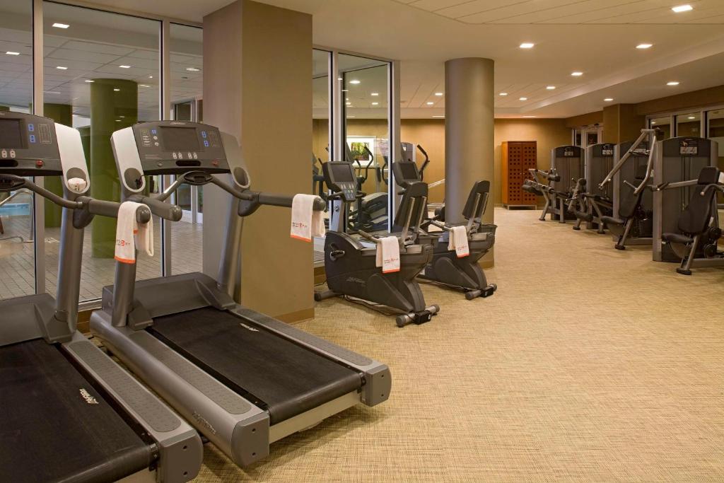 Fitness centrum a/nebo fitness zařízení v ubytování Hyatt Regency New Brunswick