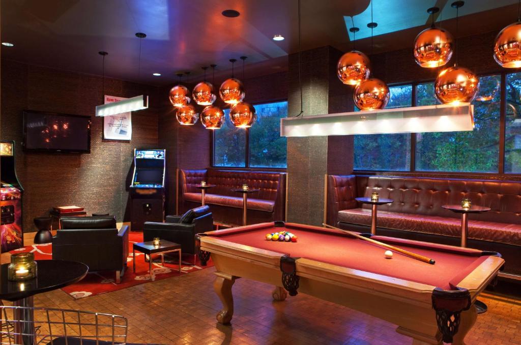 Biliár nebo kulečník v ubytování Hyatt Regency New Brunswick