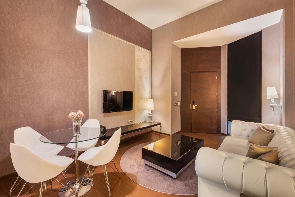 Ikonik Parlament - Resim 20