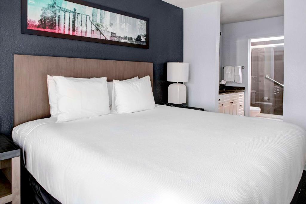 Postel nebo postele na pokoji v ubytování Hyatt House Branchburg - Bridgewater