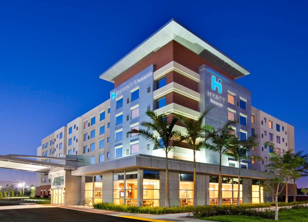 an image of a hotel building at Hyatt House Fort Lauderdale Airport/Cruise Port in Dania Beach