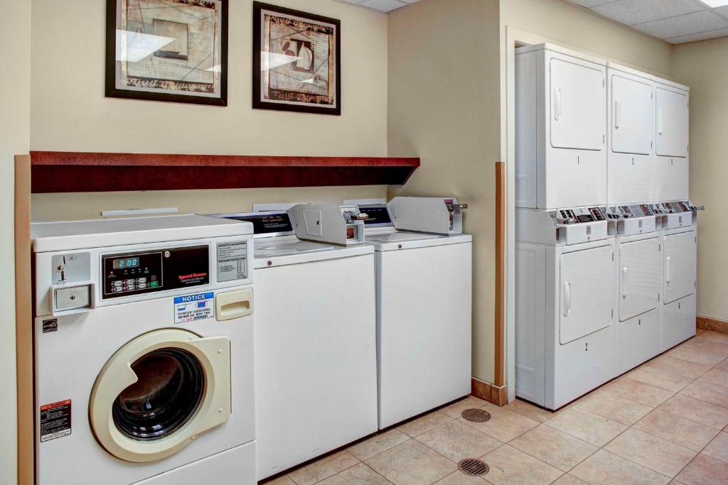 Kuchyň nebo kuchyňský kout v ubytování Hyatt House Parsippany East
