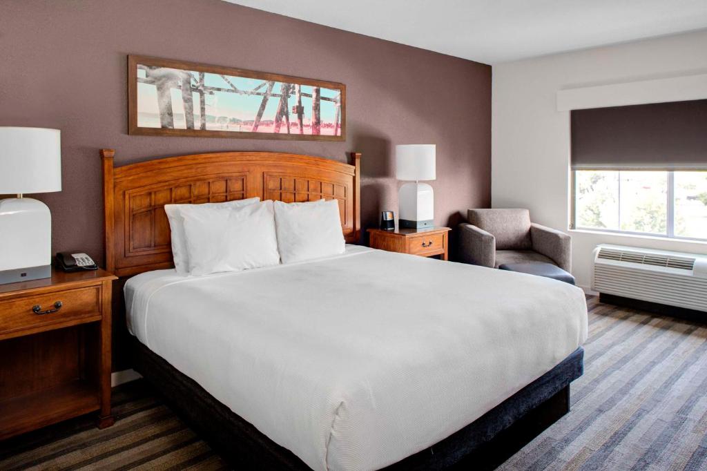Postel nebo postele na pokoji v ubytování Hyatt House Fishkill-Poughkeepsie