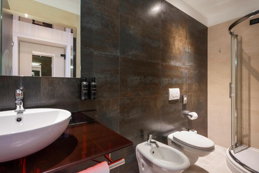 Ikonik Parlament - Resim 44