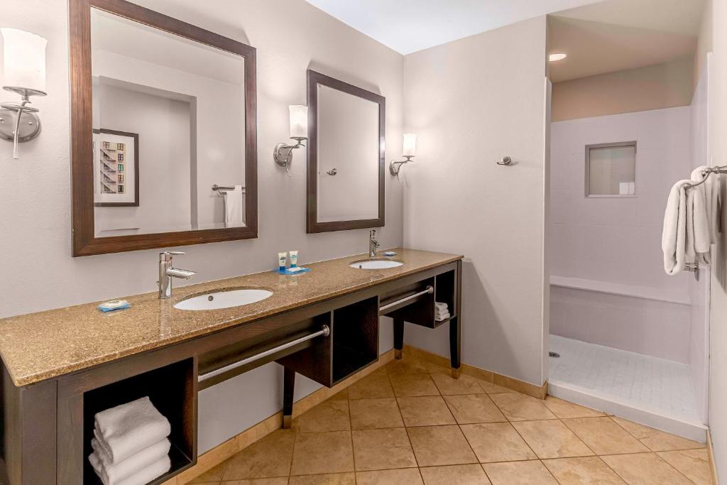 Hyatt House Richmond - Short Pump - Executive Corner Suite