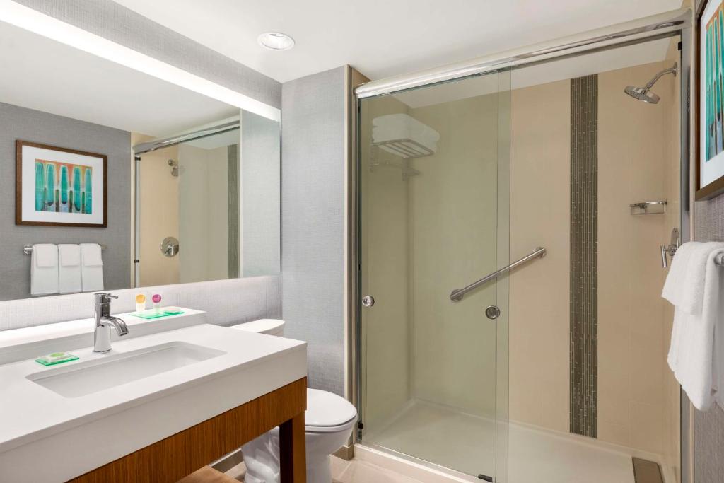 Hyatt Place Virginia Beach Town Center photo