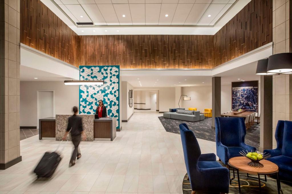 Hyatt Place Virginia Beach Town Center photo