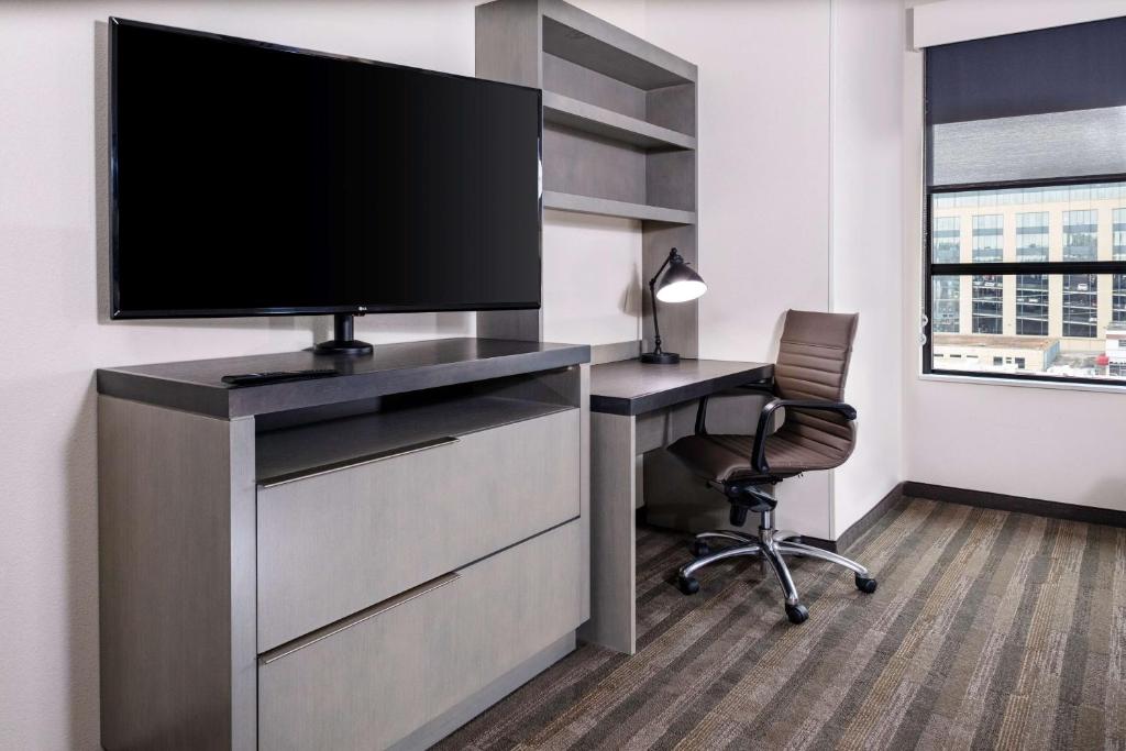 Hyatt House Nashville Downtown-Convention Center - Camera Re