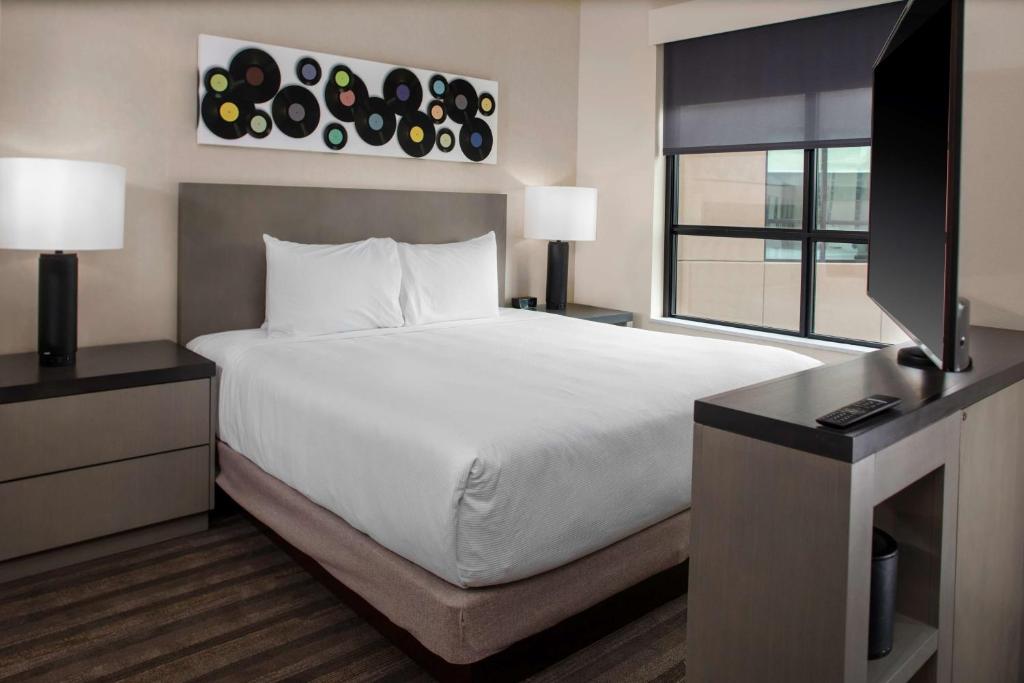 Hyatt House Nashville Downtown-Convention Center - 