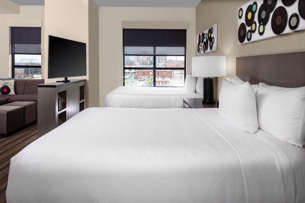 Hyatt House Nashville Downtown-Convention Center - 