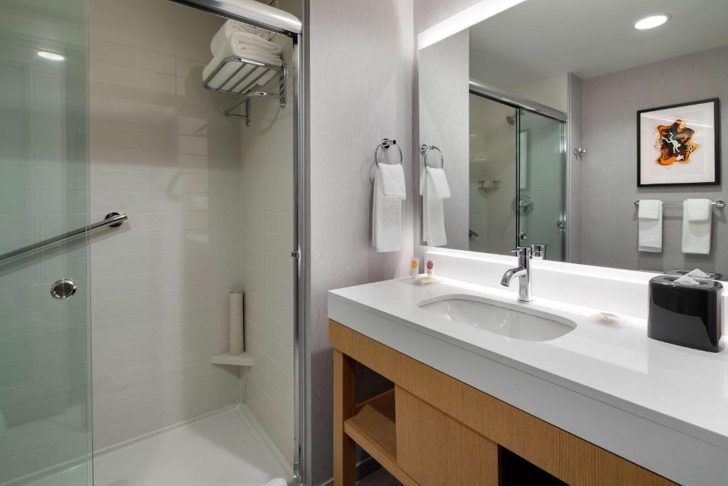 Hyatt Place Boston/Seaport District - 