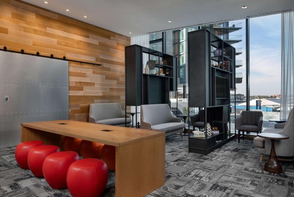 Hyatt Place Boston/Seaport District photo