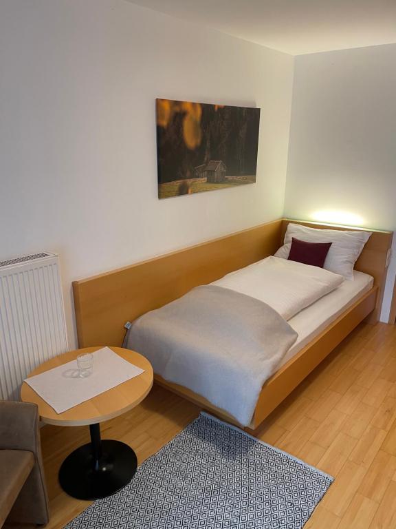 Postel nebo postele na pokoji v ubytování Hotel Löwen