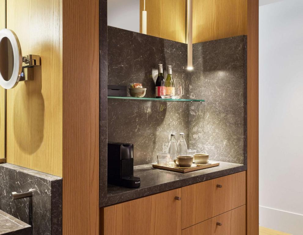 Hyatt Centric Melbourne photo