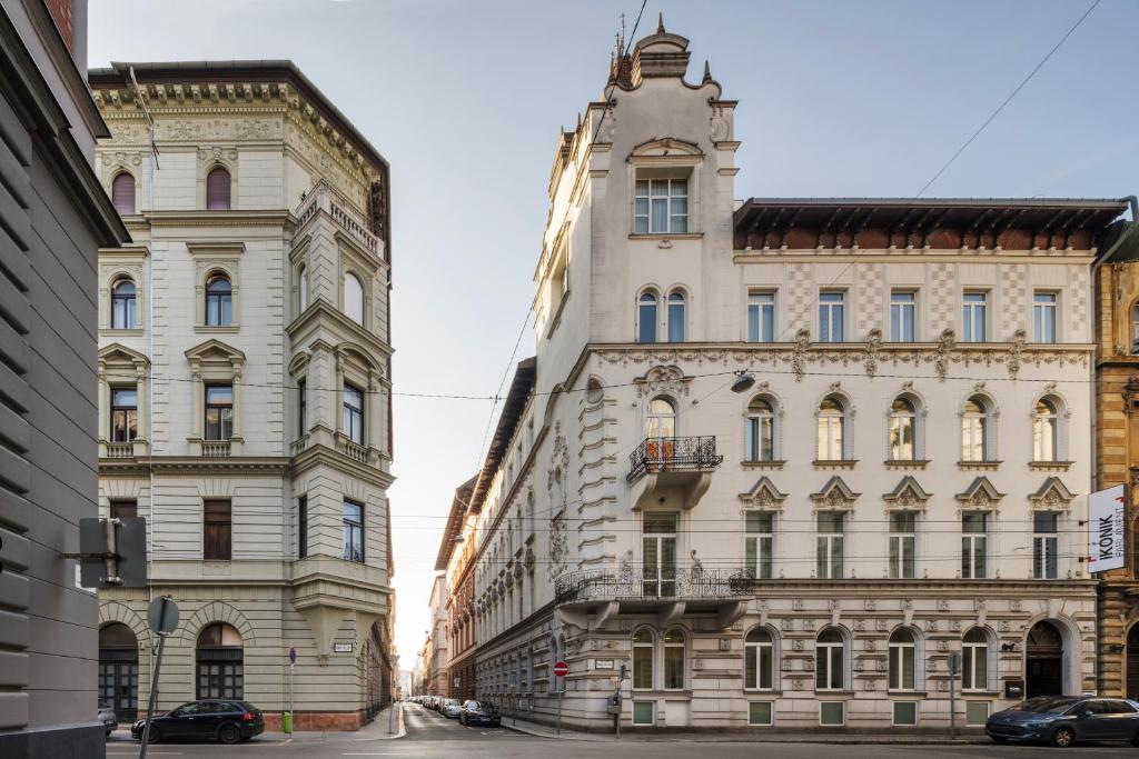 Ikonik Parlament - Resim 3