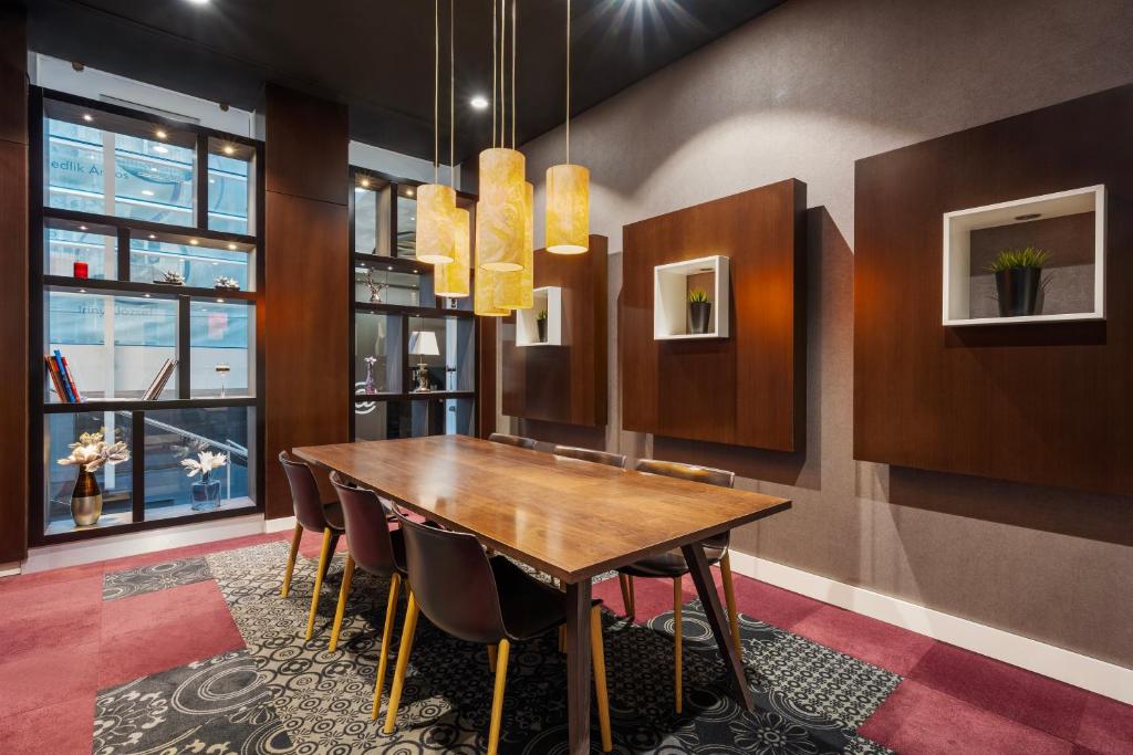 Ikonik Parlament - Resim 22