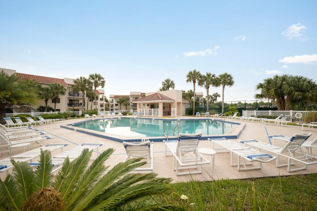 Ocean Village Club N33