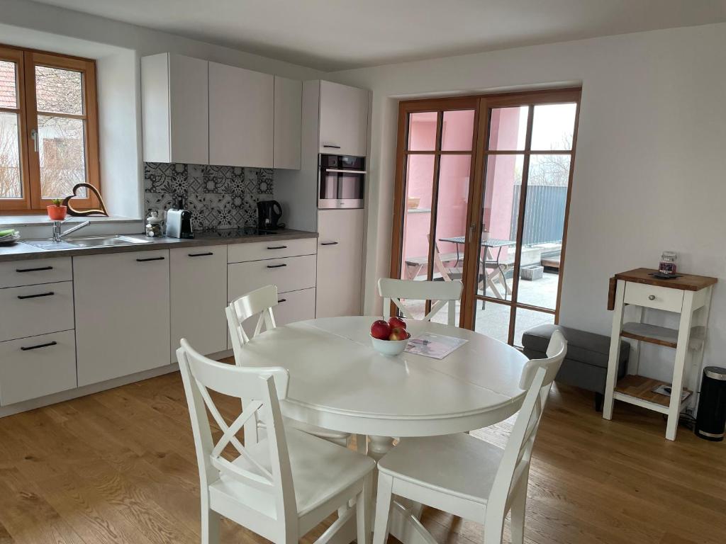 A kitchen or kitchenette at Altes Winzerhaus in der Wachau - neu renoviertes Haus mit Terrasse