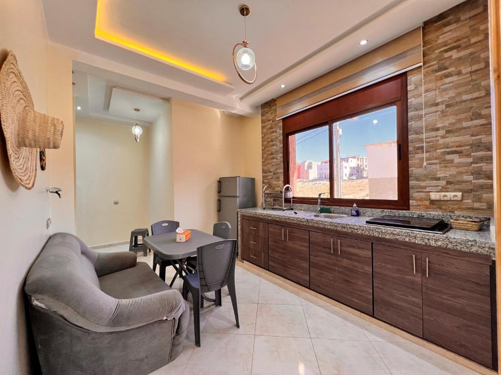 Kuchyň nebo kuchyňský kout v ubytování Auberge golden wave imsouane