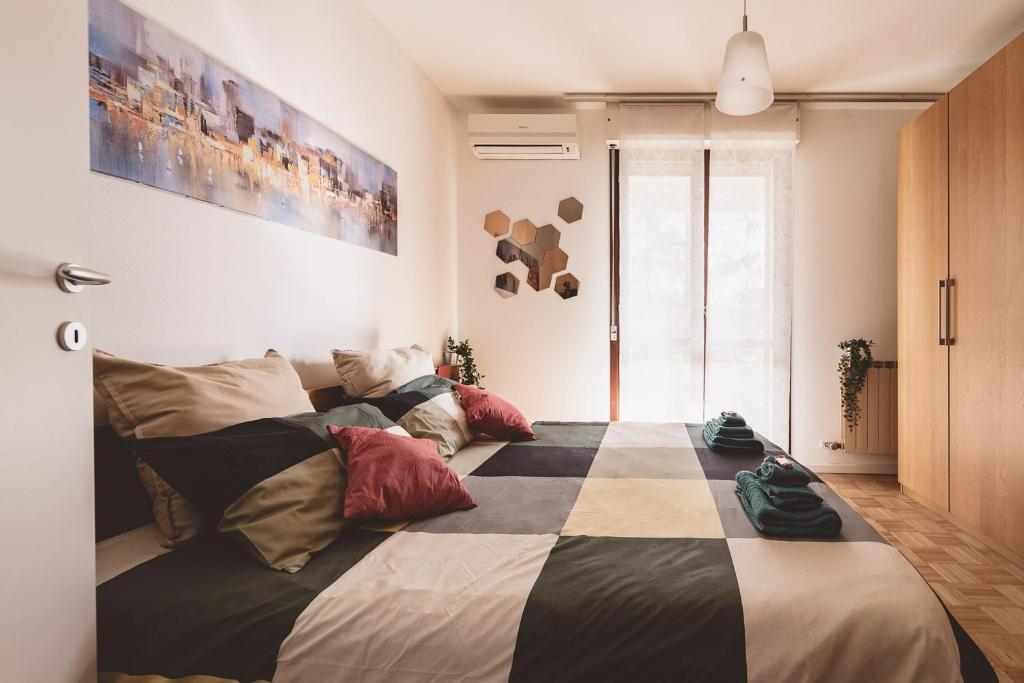 Ένα ή περισσότερα κρεβάτια σε δωμάτιο στο Casa Zoe 2 Apartment(Parking,Self Check-in & Wi-Fi)