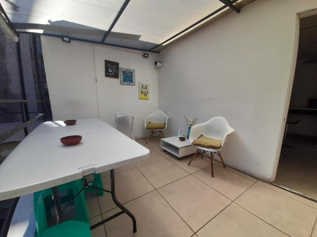 Posezení v ubytování Atacama Hostel Backpackers