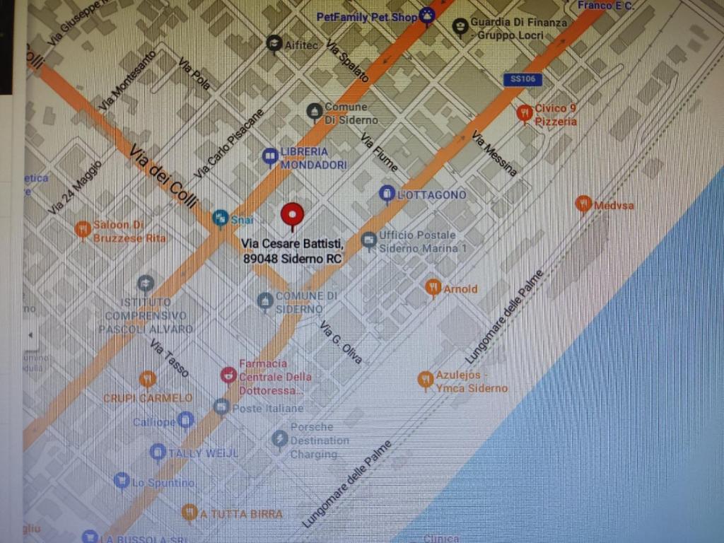 un primo piano di una mappa della città di Appartamento "A2 passi" a Siderno Marina