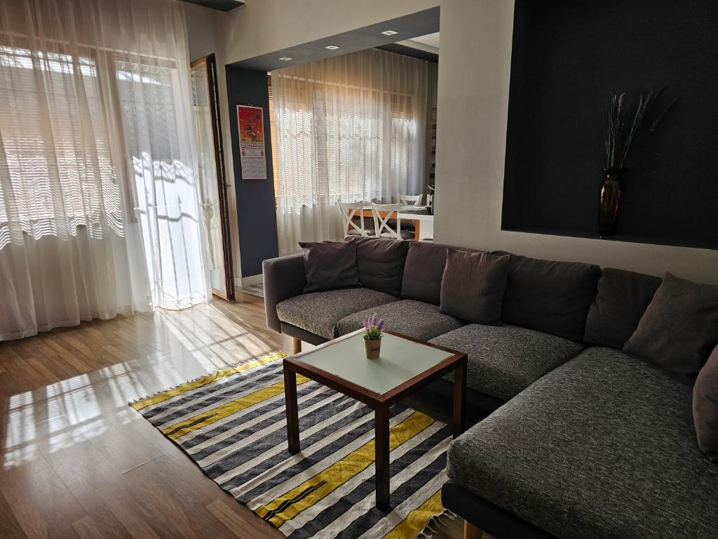 Grey central apartment - Two-Bedroom Apartment